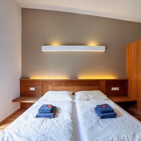 Pritscheshof Ferienwohnung Balkon Malles Venosta Exterior foto